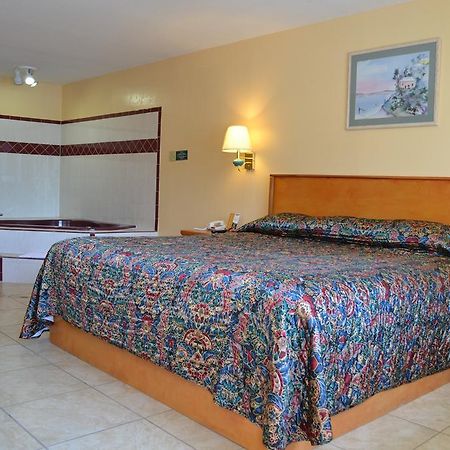 Deluxe Inn And Suites Weslaco Eksteriør bilde