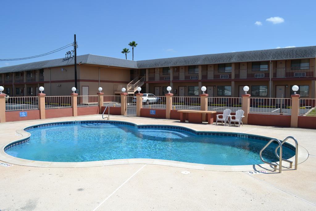 Deluxe Inn And Suites Weslaco Eksteriør bilde