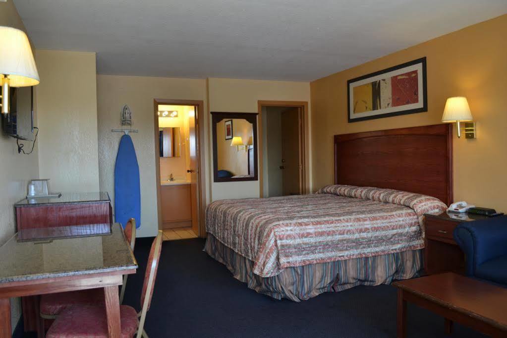 Deluxe Inn And Suites Weslaco Eksteriør bilde
