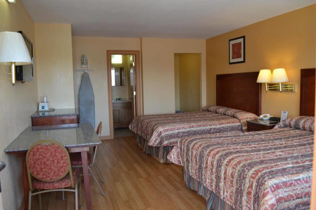 Deluxe Inn And Suites Weslaco Eksteriør bilde