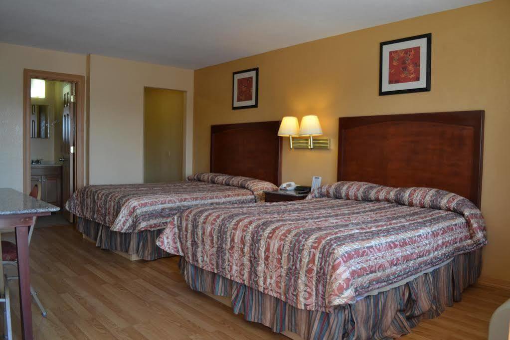 Deluxe Inn And Suites Weslaco Eksteriør bilde